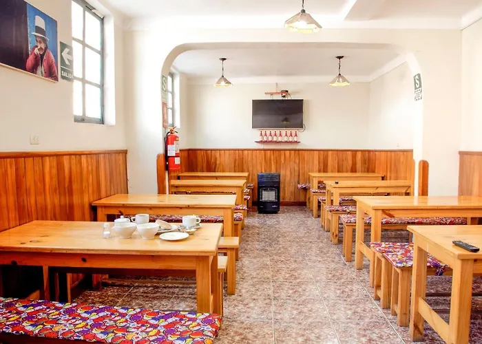 Bear Packer Hostel *